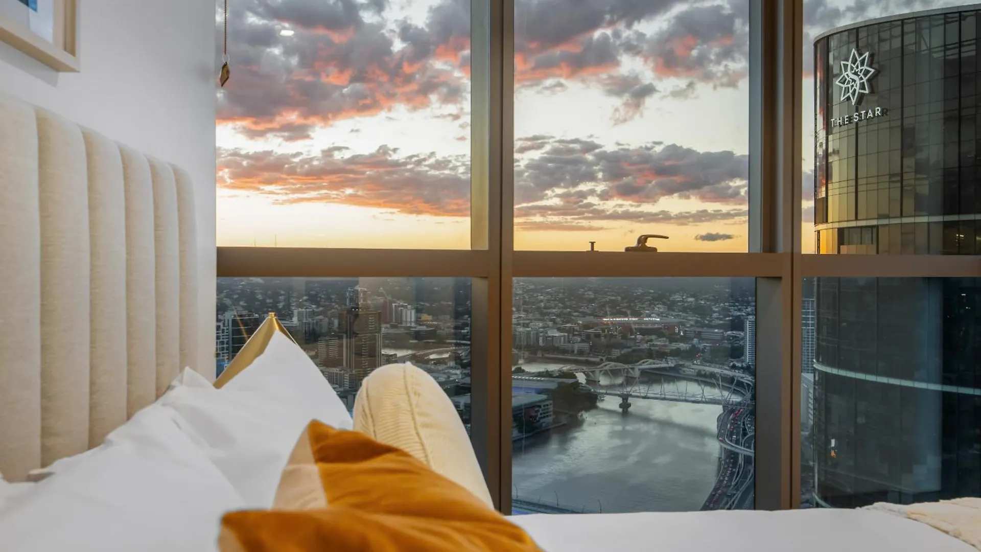 Cassa Qw - Modern Apartments Managed By The Cassa  Brisbane